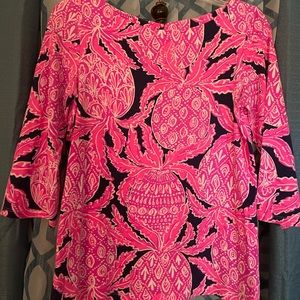 Lilly Pulitzer shirt size small pink, navy and white.